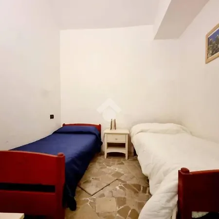 La Vecchia *